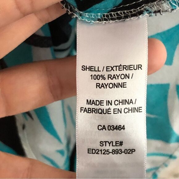 Ricki's Size Med Black/White/Teal V-neck Lightweight Blouse - Picture 5 of 5